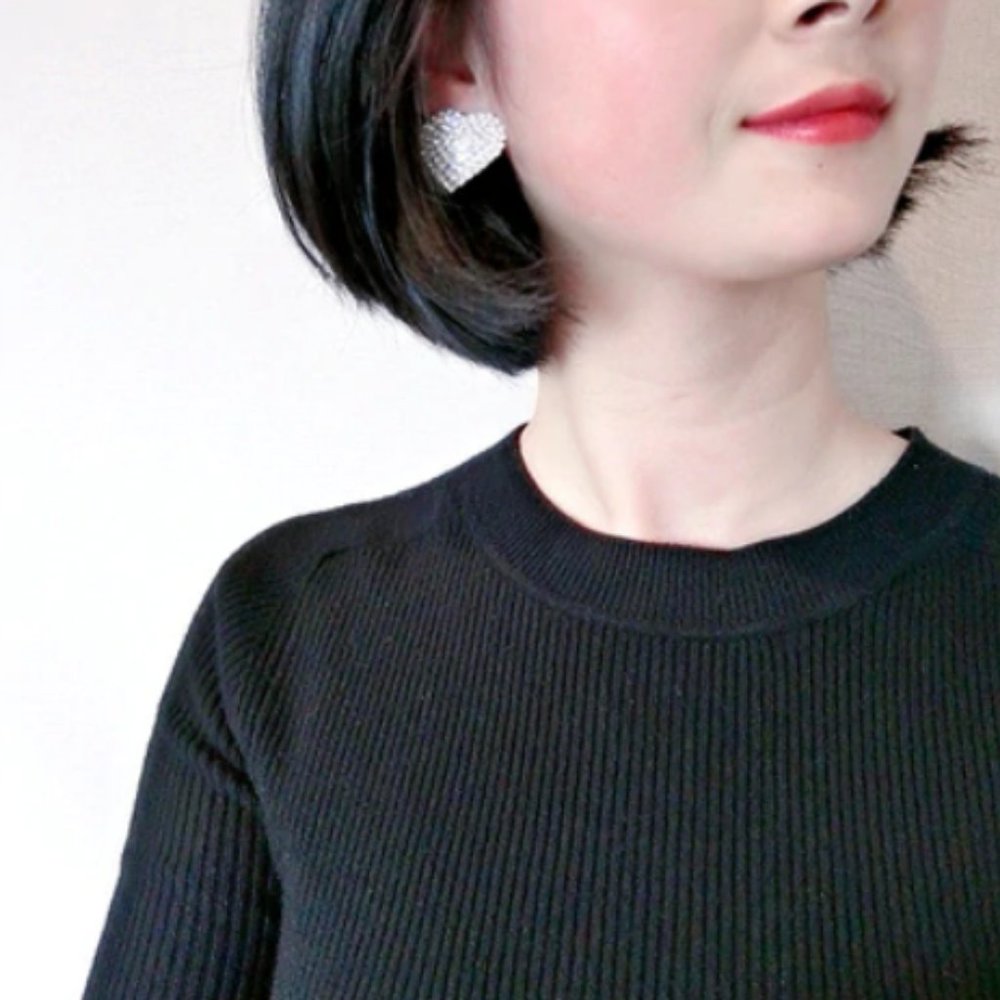 Large Crystal Heart Shaped Earrings - Picture 5 of 10